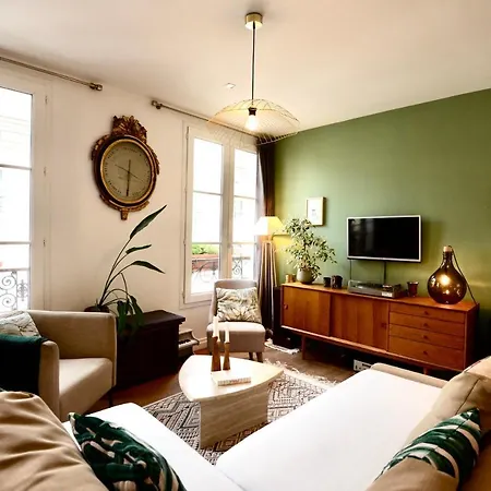 Chic And Modern Apt In Paris Paris