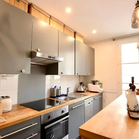 Chic And Modern Apt In Paris Apartment Paris