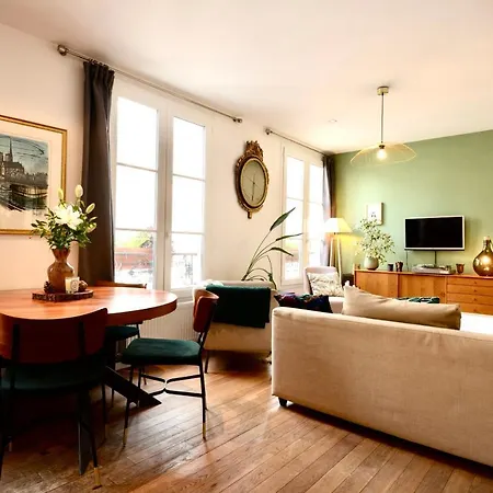 Chic And Modern Apt In Paris פריז